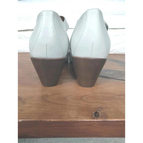 NWOT Easy Spirit Clarice Mary Jane Pumps Ivory Leather 9.5W Comfort - Picture 4 of 9